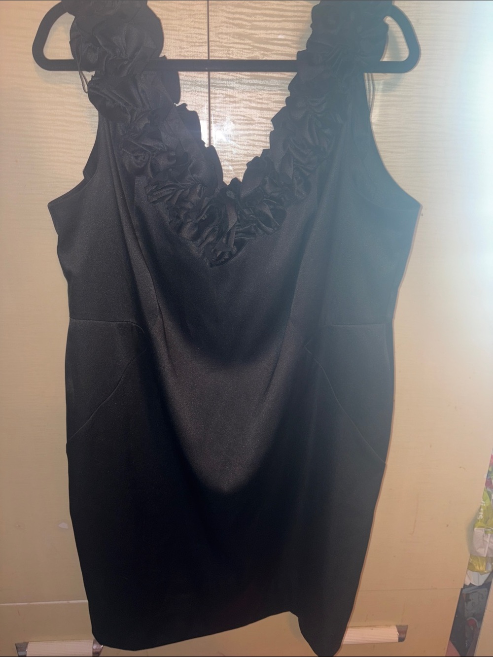 London Style Black Sleeveless Ruffle V-Neck Dress